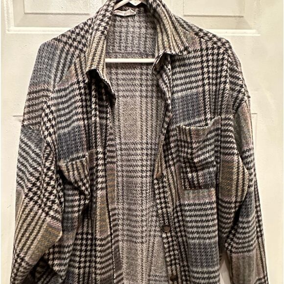 $2/15 First Love Plaid button up shirt - Picture 1 of 4